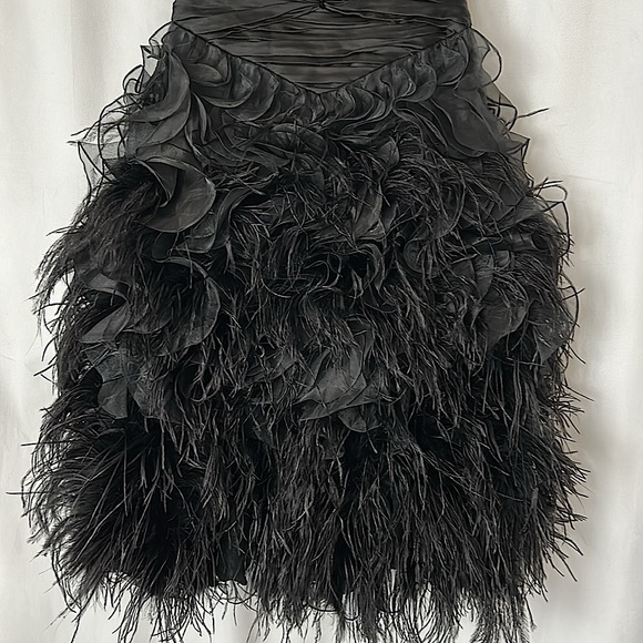 Ysa Makino NWT STUNNING Vintage Black Silk Feathered Strapless Dress **Size 8** - Picture 6 of 7